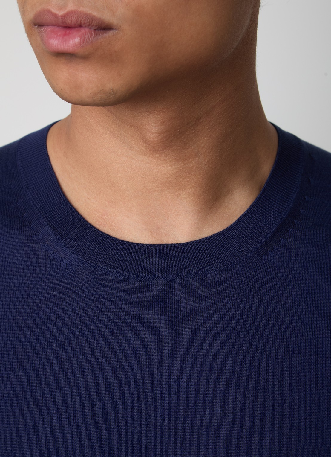 TOM FORD Fijngebreide trui met ronde hals - detail 5 donkerblauw