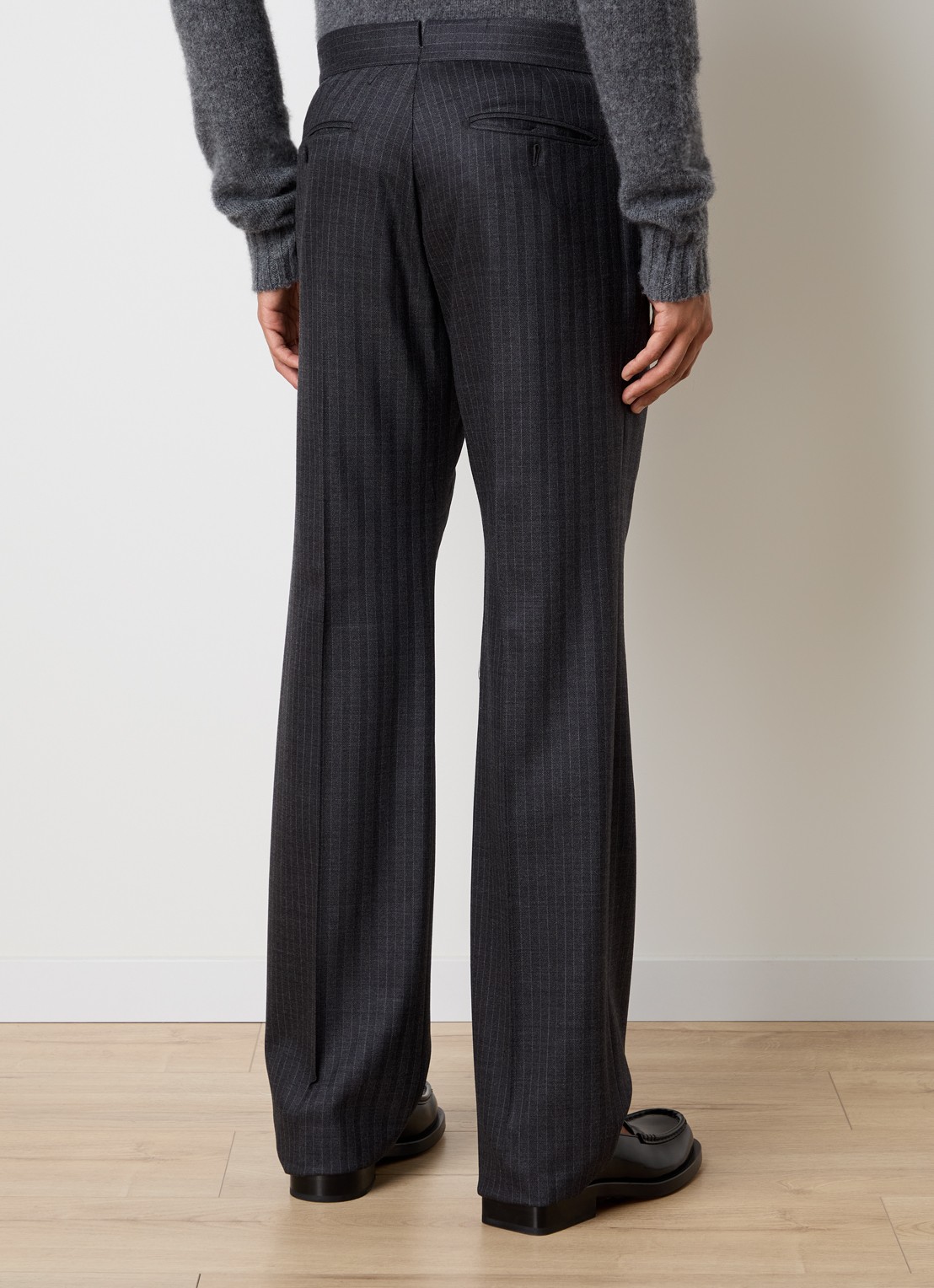 TOM FORD Straight fit pantalon van wol met streepprint en steekzakken - achterkant donkergrijs