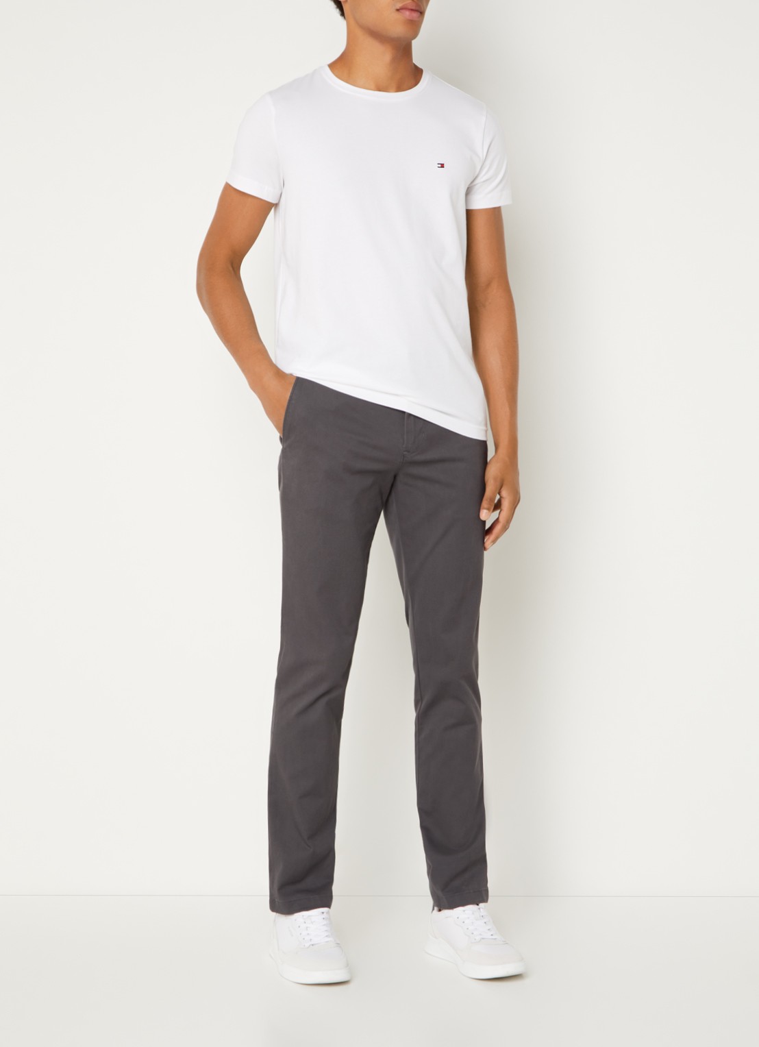 Tommy Hilfiger 1985 Bleecker slim fit chino in  katoenblend - voorkant 3 donkergrijs