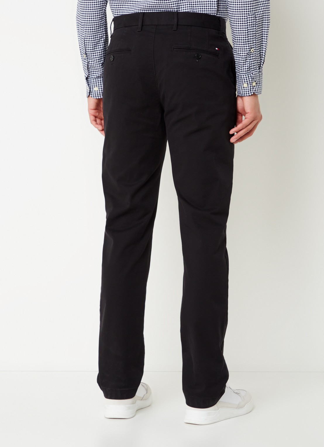 Tommy Hilfiger 1985 Denton straight fit chino met steekzakken - achterkant zwart