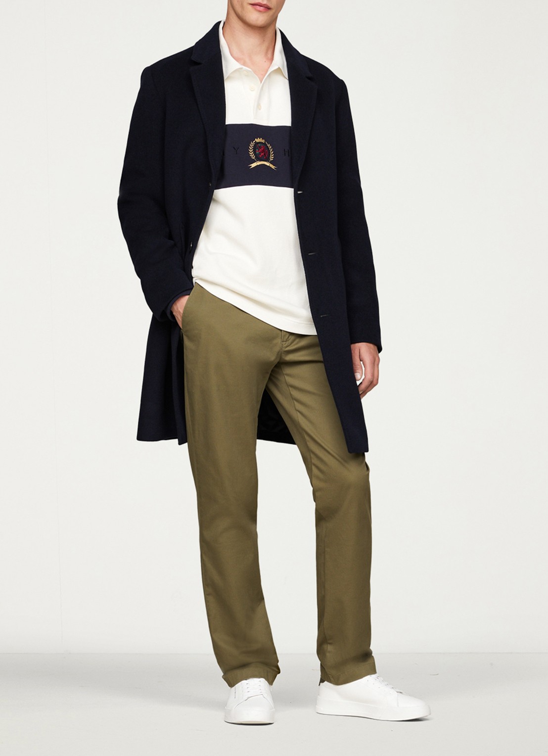 Tommy Hilfiger 1985 Denton straight fit chino met steekzakken - voorkant 2 olijfgroen