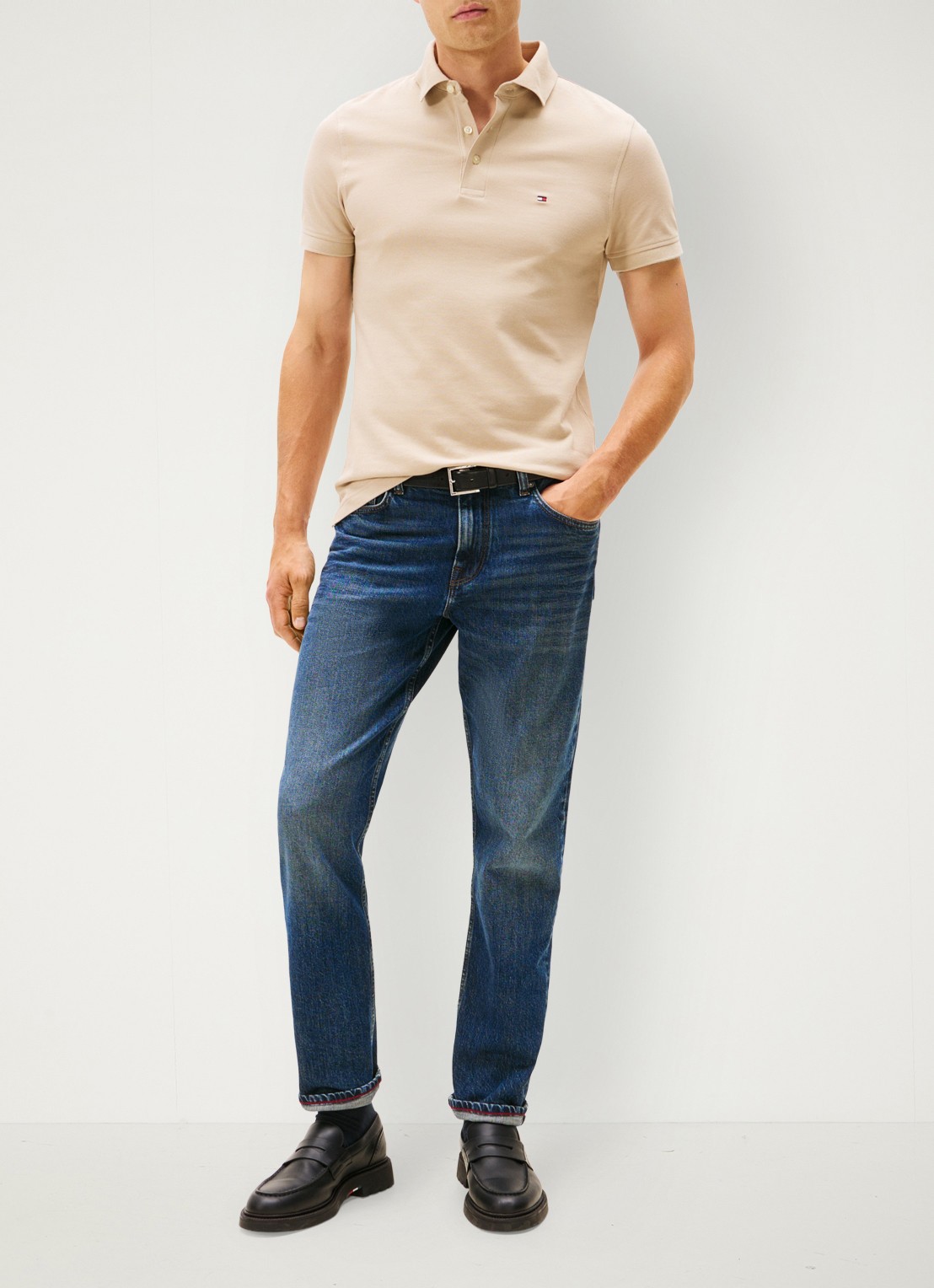Tommy Hilfiger 1985 slim fit polo met logoborduring - voorkant 5 sandalwood-rbt / beige