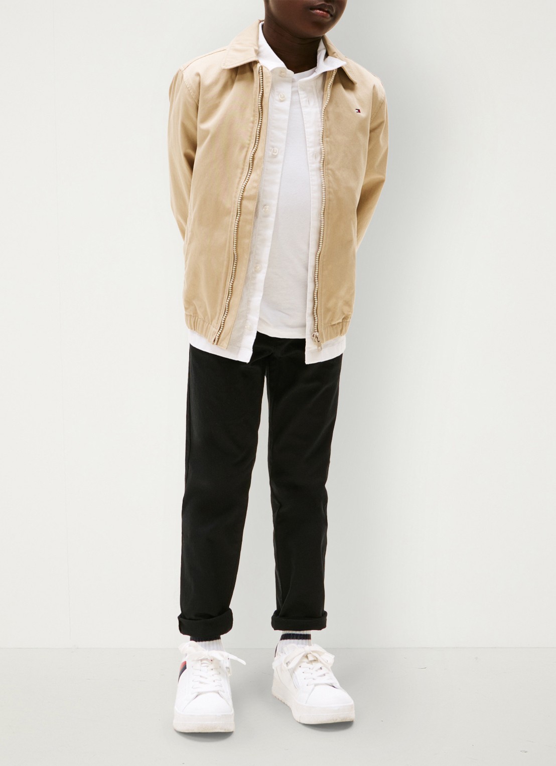 Tommy Hilfiger 1985 straight fit chino met steekzakken - voorkant 3 zwart