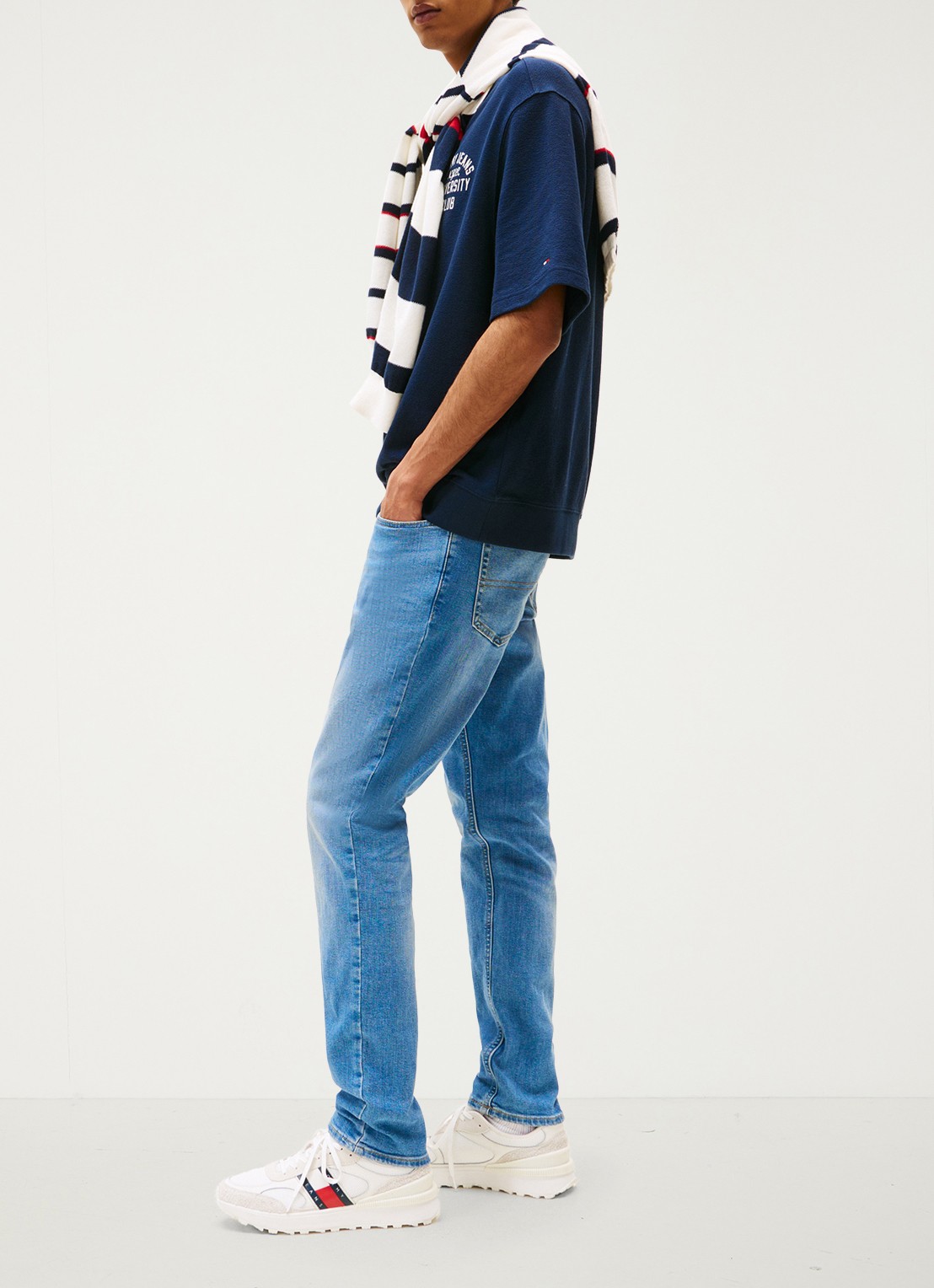 Tommy Hilfiger Austin slim fit jeans met lichte wassing - detail 8 indigo
