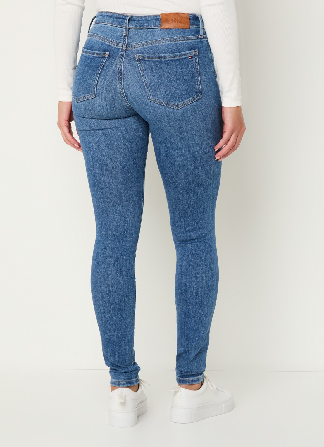 Tommy Hilfiger Como mid waist skinny jeans met medium wassing - achterkant 8 indigo