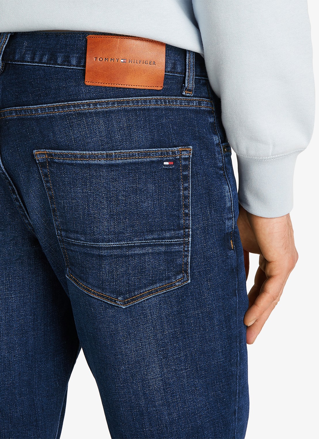 Tommy Hilfiger Core Denton straight leg jeans met donkere wassing - detail 5 indigo