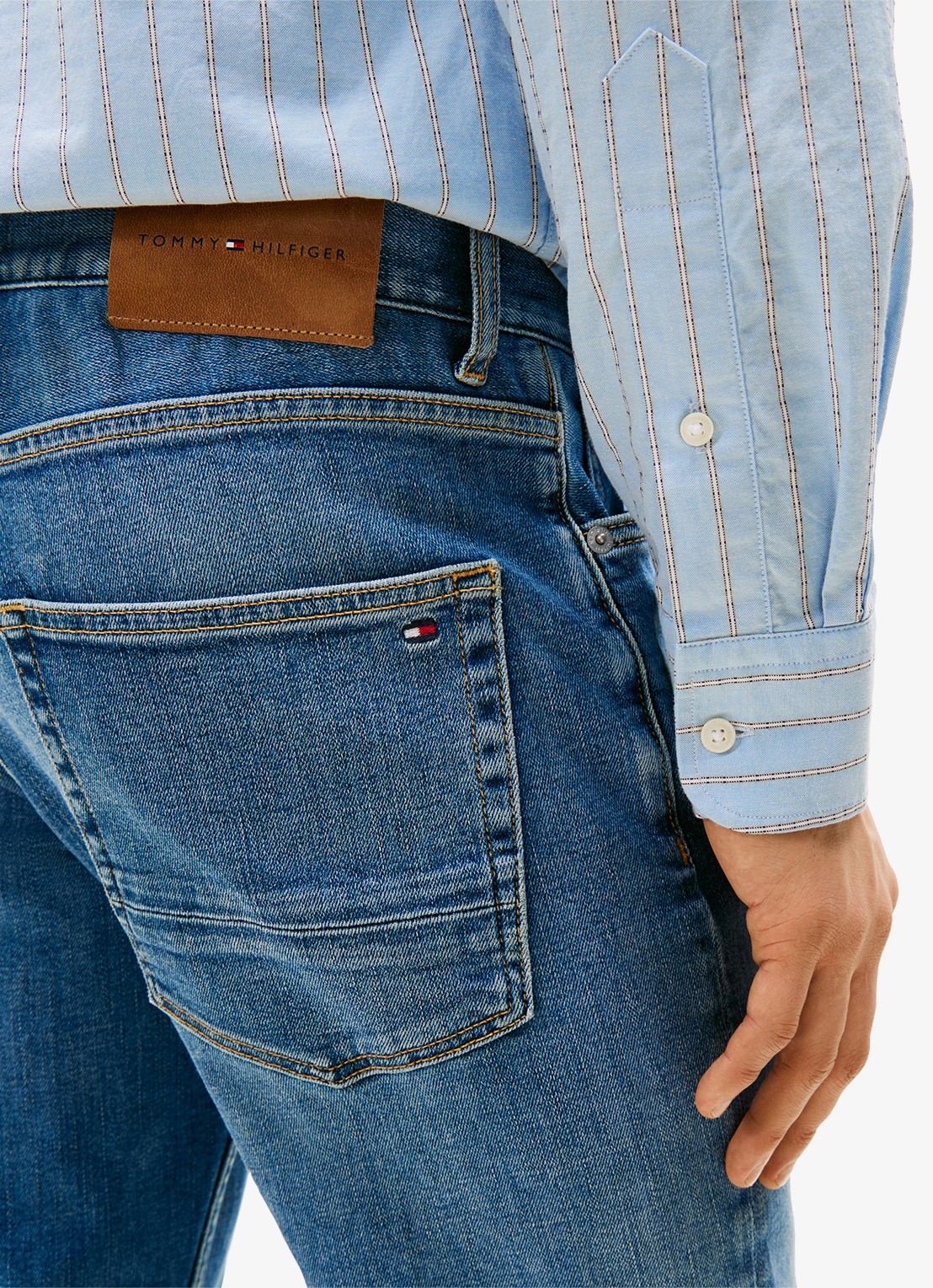 Tommy Hilfiger Core Denton straight leg jeans met medium wassing - detail 4 indigo