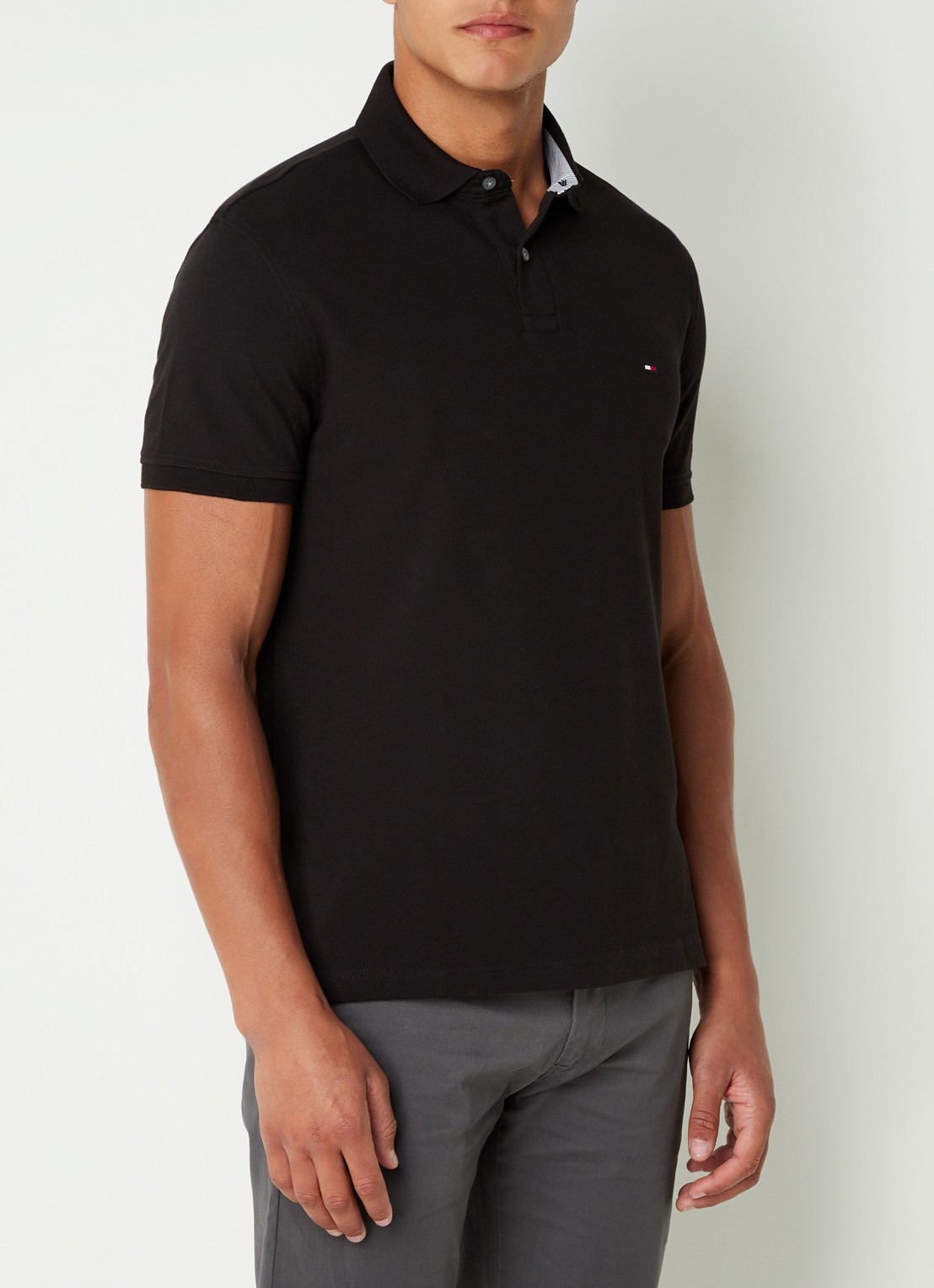 Tommy Hilfiger Core regular fit polo van piqué katoen met logoborduring - detail 3 black-bds / zwart