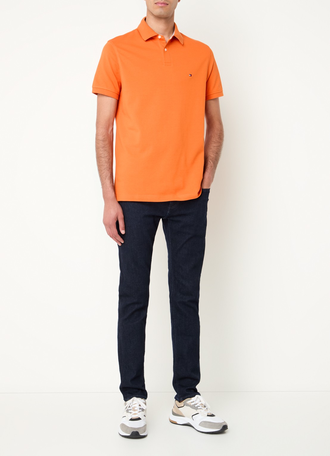 Tommy Hilfiger Core regular fit polo van piqué katoen met logoborduring - voorkant 7 bonfire orange-sfq / oranje