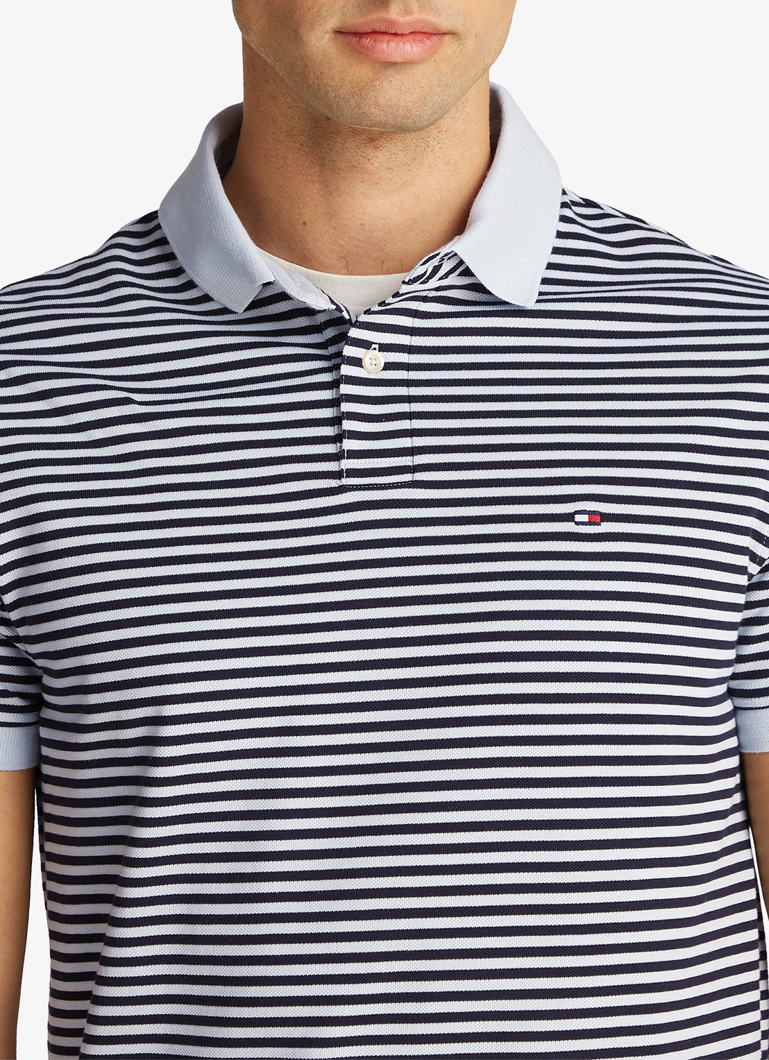 Tommy Hilfiger Core regular fit polo van piqué katoen met logoborduring - detail 4 breezy blue / dessert / blauw
