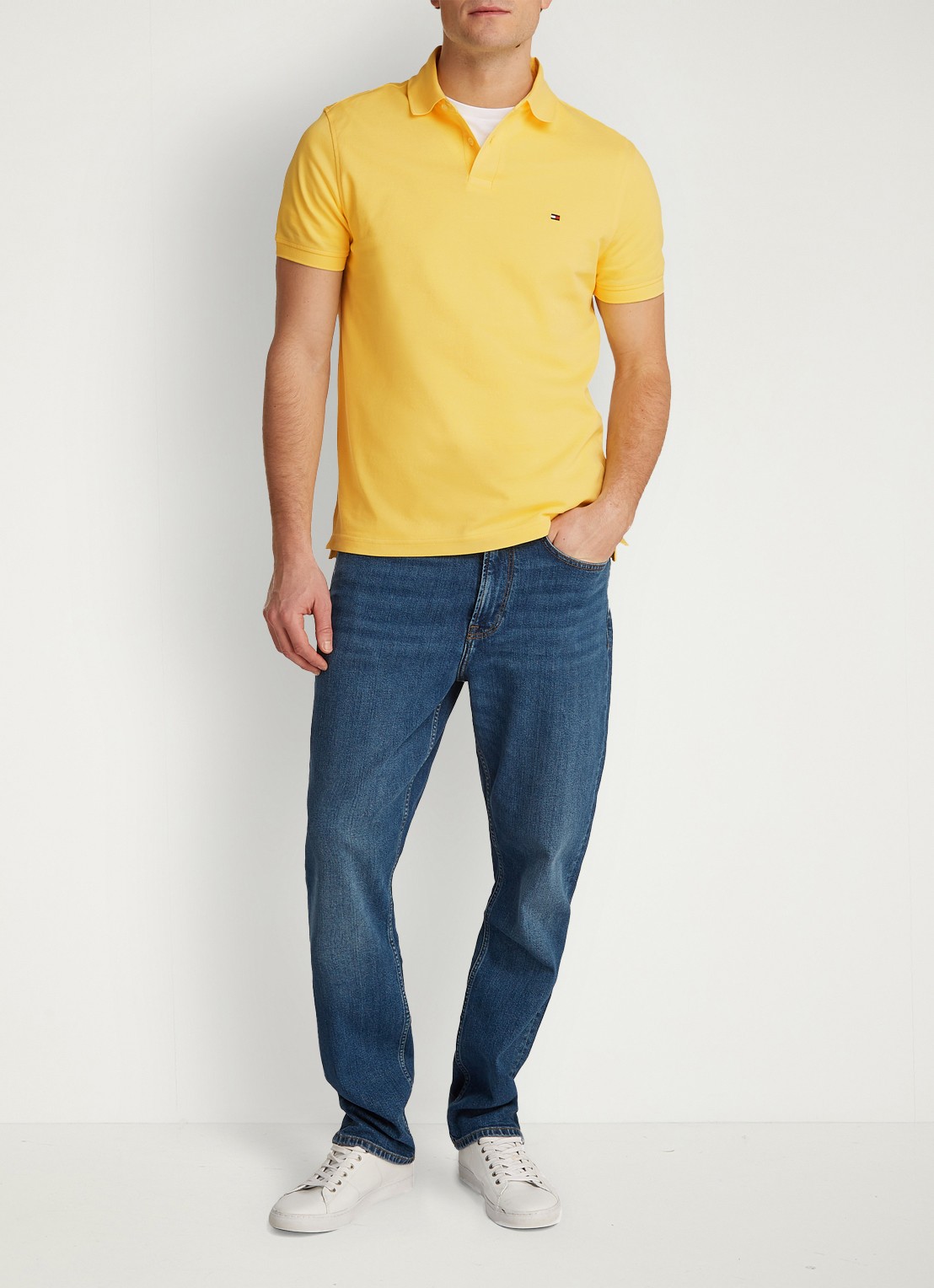 Tommy Hilfiger Core regular fit polo van piqué katoen met logoborduring - voorkant 3 citronella / geel