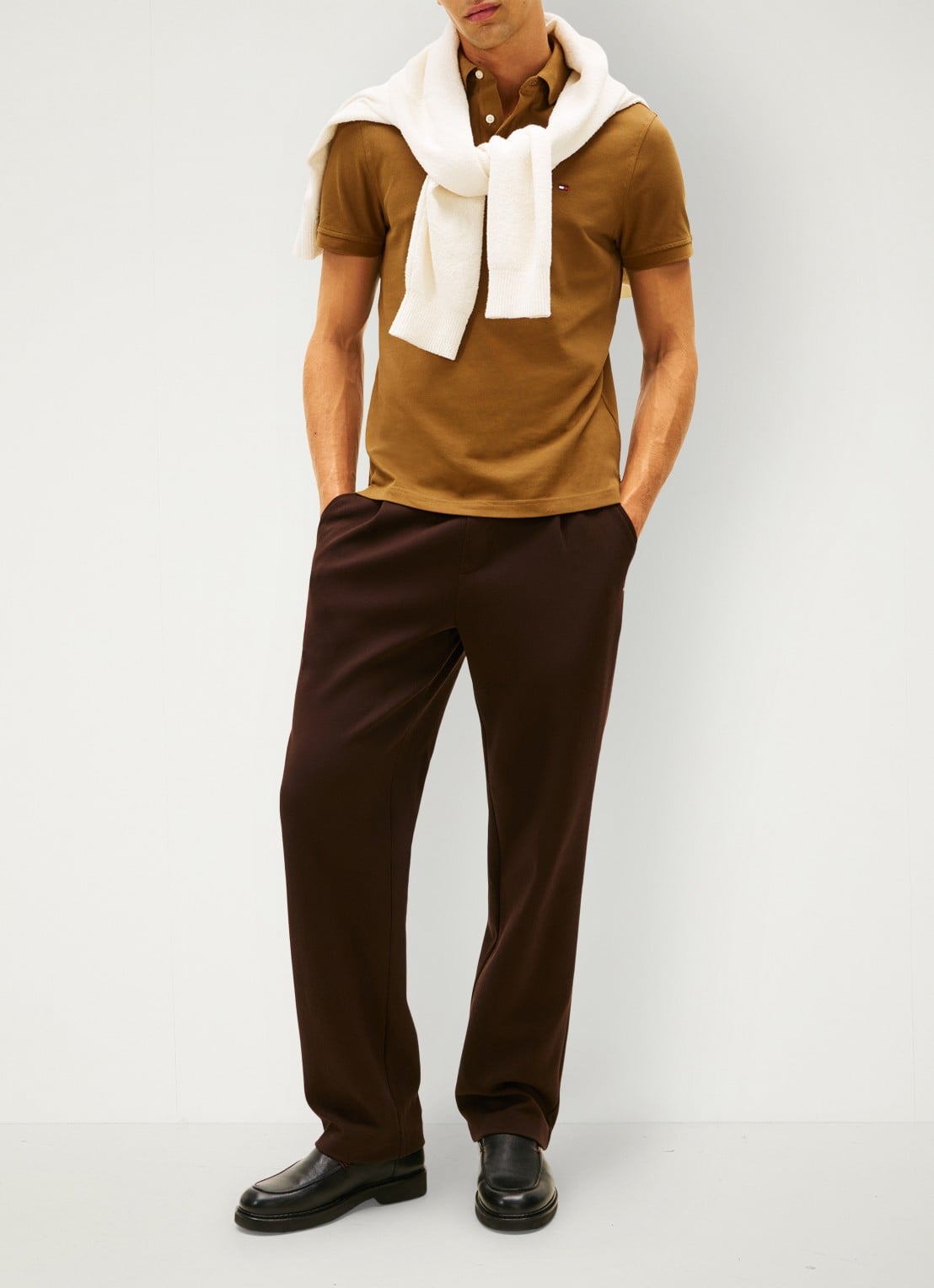 Tommy Hilfiger Core regular fit polo van piqué katoen met logoborduring - voorkant 5 highland khaki-gwp / bruin