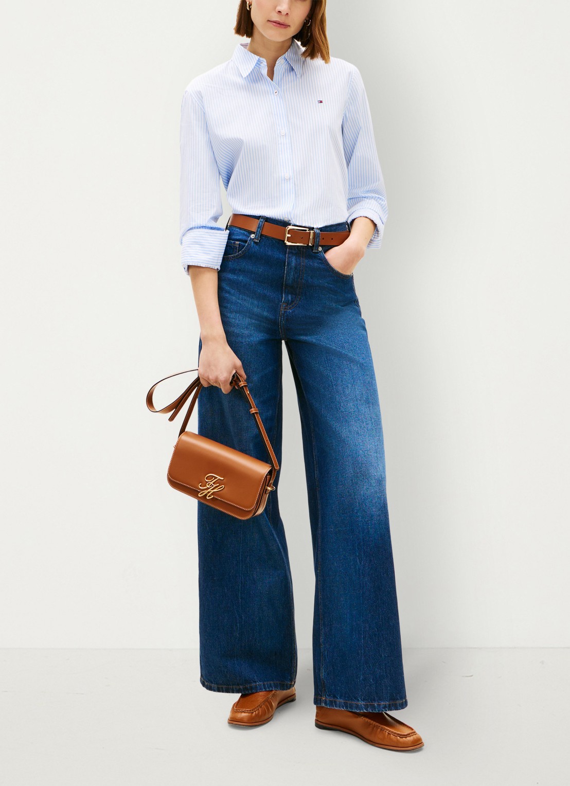 Tommy Hilfiger Crossbodytas van leer met logo - voorkant 3 bruin
