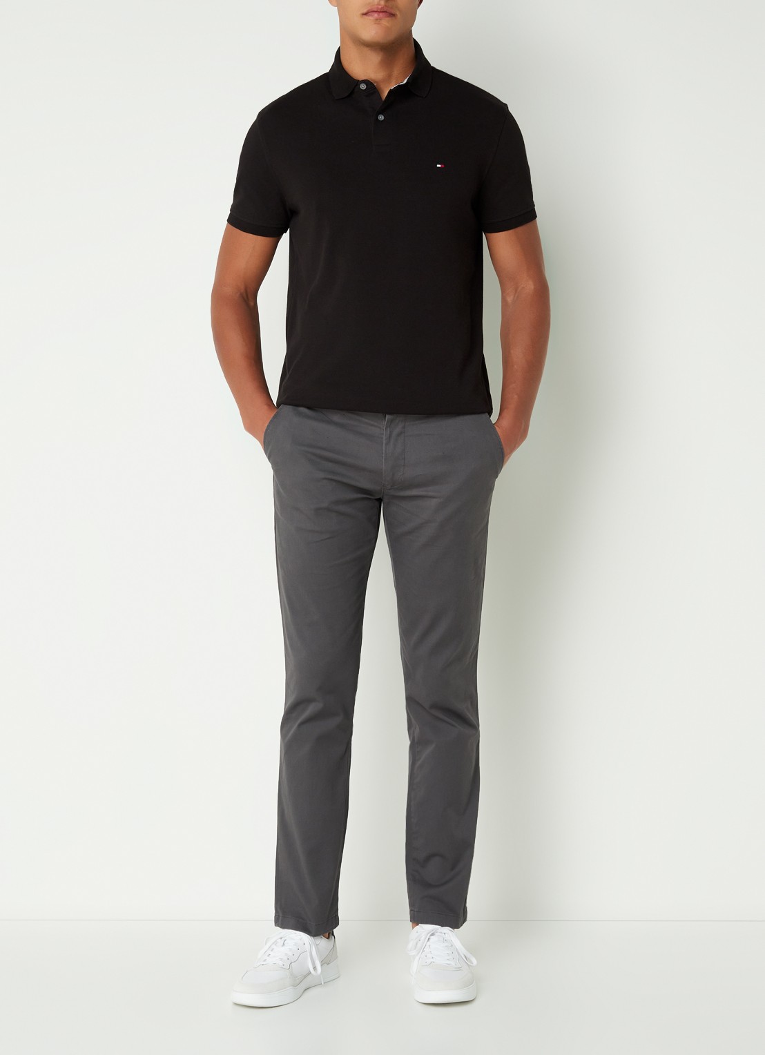 Tommy Hilfiger Denton straight fit chino met steekzakken - voorkant 5 donkergrijs