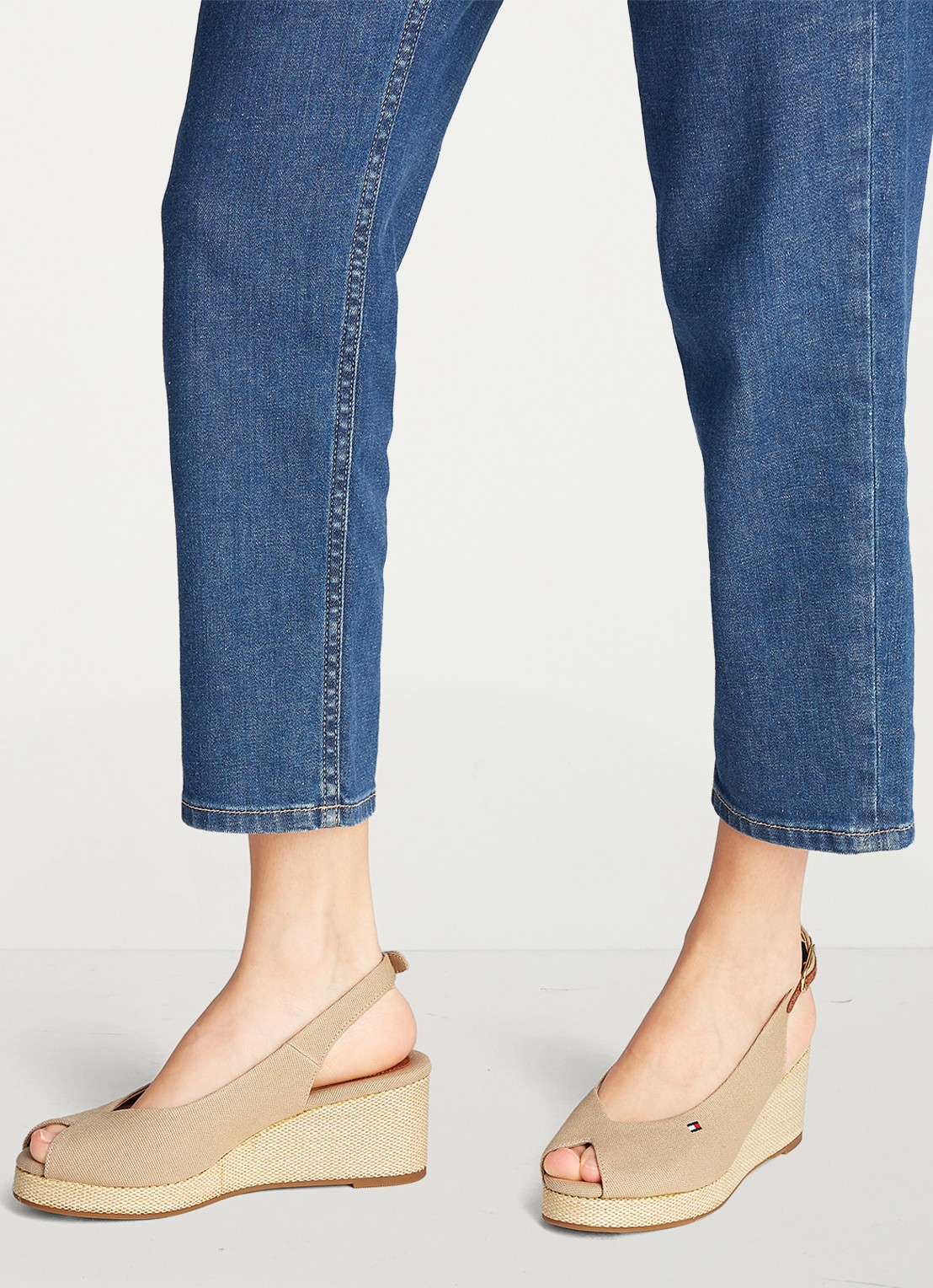 Tommy Hilfiger Espadrille met logo - voorkant 2 beige