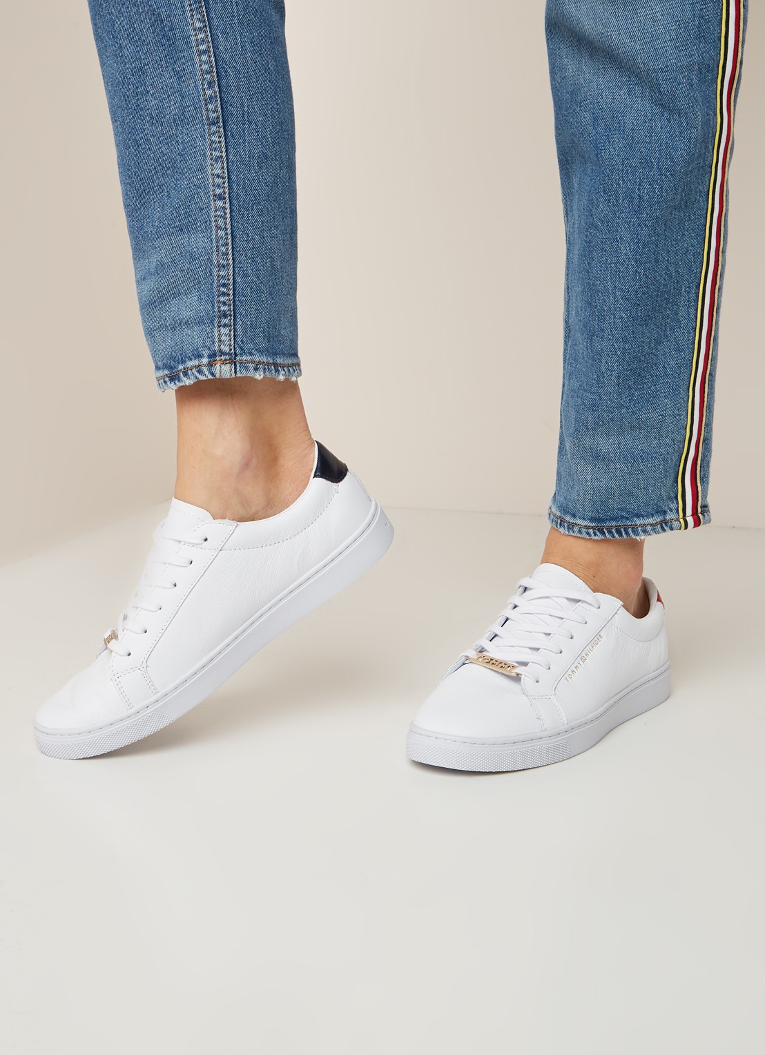 Tommy Hilfiger Essential sneaker van leer - voorkant 2 wit