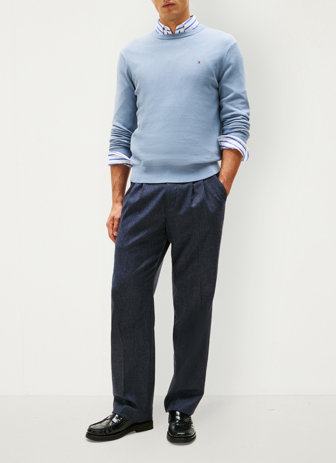 Tommy Hilfiger Fijngebreide pullover in kasjmierblend met logoborduring - voorkant 2 brisk blue-c2b / lichtblauw