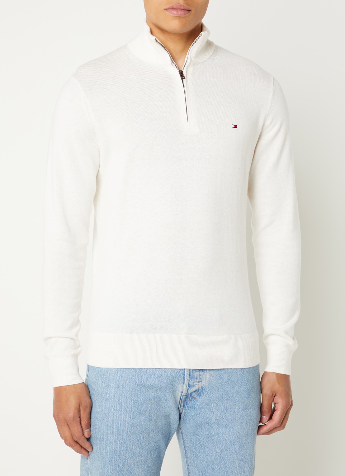 Tommy Hilfiger Fijngebreide trui in kasjmierblend met logoborduring - detail gebroken wit