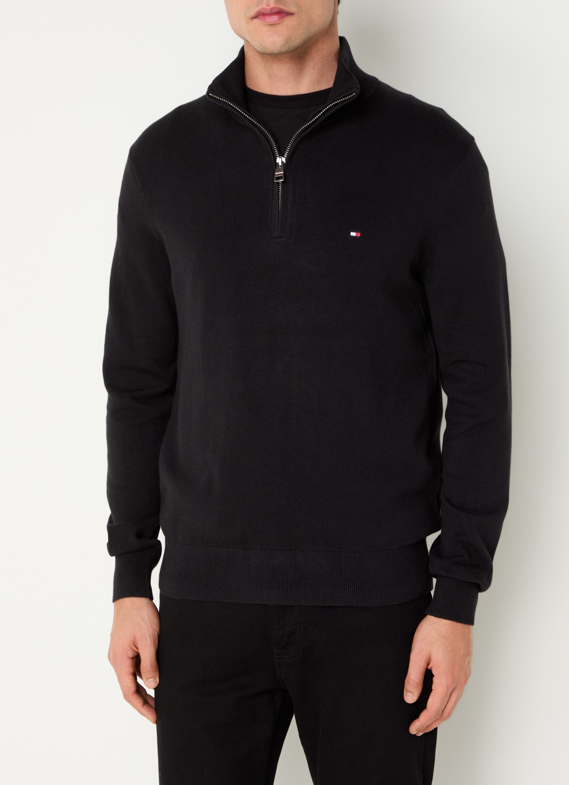 Tommy Hilfiger Fijngebreide trui in kasjmierblend met logoborduring - detail zwart