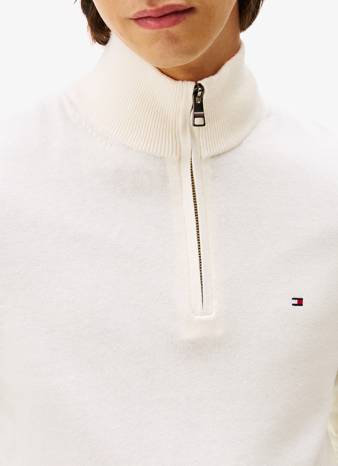 Tommy Hilfiger Fijngebreide trui in kasjmierblend met logoborduring - detail 2 creme