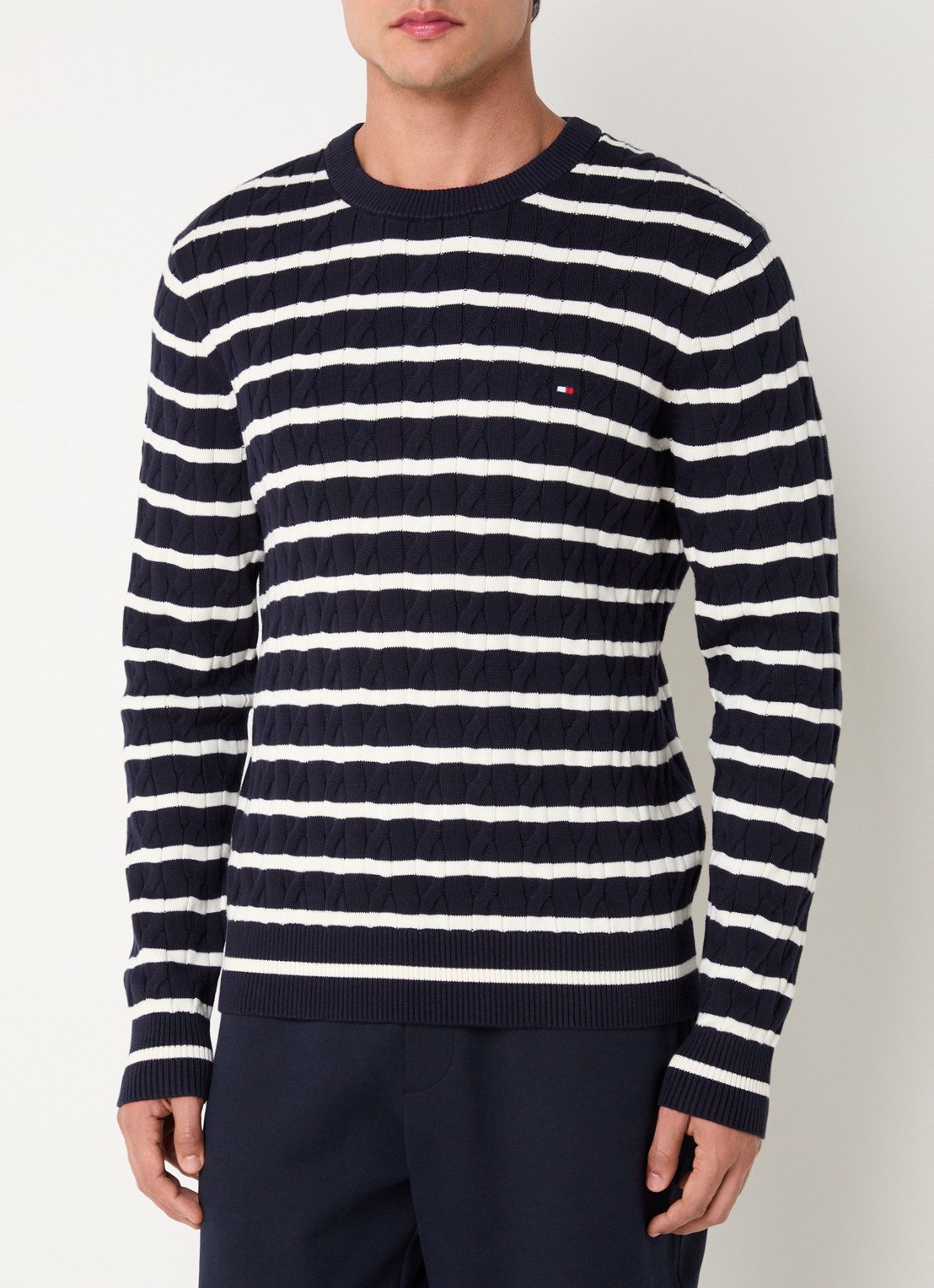 Tommy Hilfiger Flag Embroidery Cable Knit Jumper - detail donkerblauw