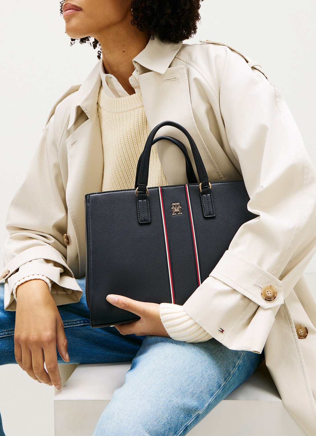 Tommy Hilfiger Handtas met logo - voorkant 2 donkerblauw