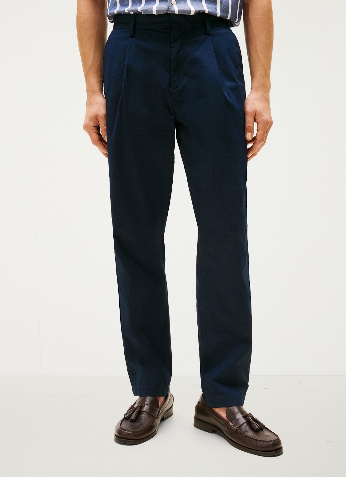 Tommy Hilfiger Herlem tapered fit chino met steekzakken - detail donkerblauw