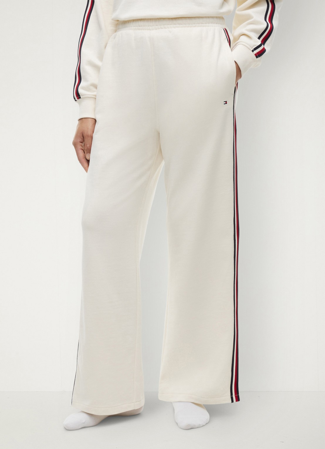 Tommy Hilfiger High waist wide fit lounge broek met logoborduring - detail 3 ivoor