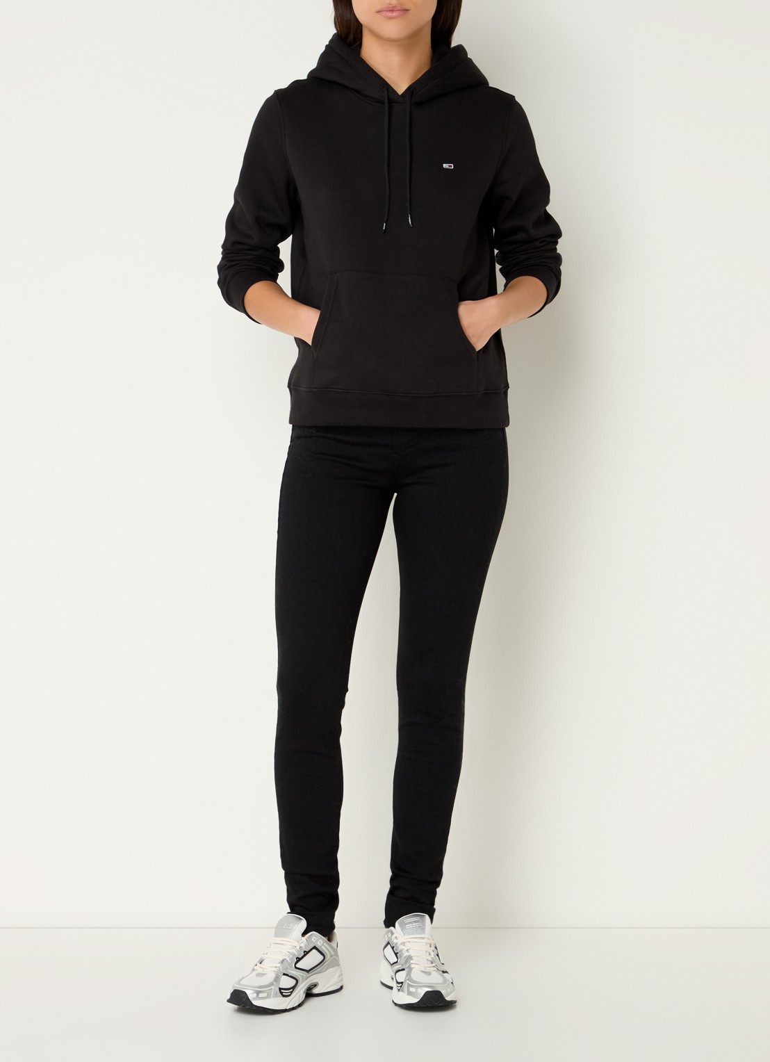 Tommy Hilfiger Hoodie met kangoeroezak en logo - voorkant 3 zwart
