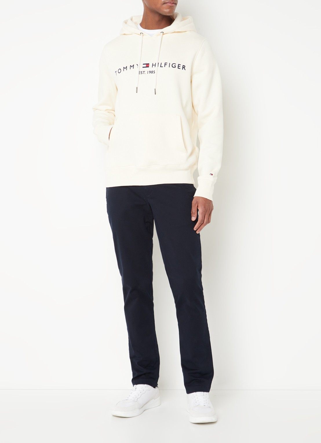 Tommy Hilfiger Hoodie met kangoeroezak en logoborduring - voorkant 3 calico / wit