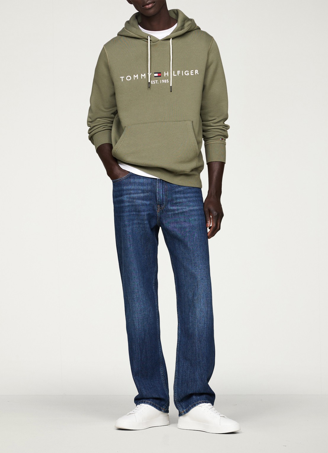Tommy Hilfiger Hoodie met kangoeroezak en logoborduring - voorkant 3 battle green / groen