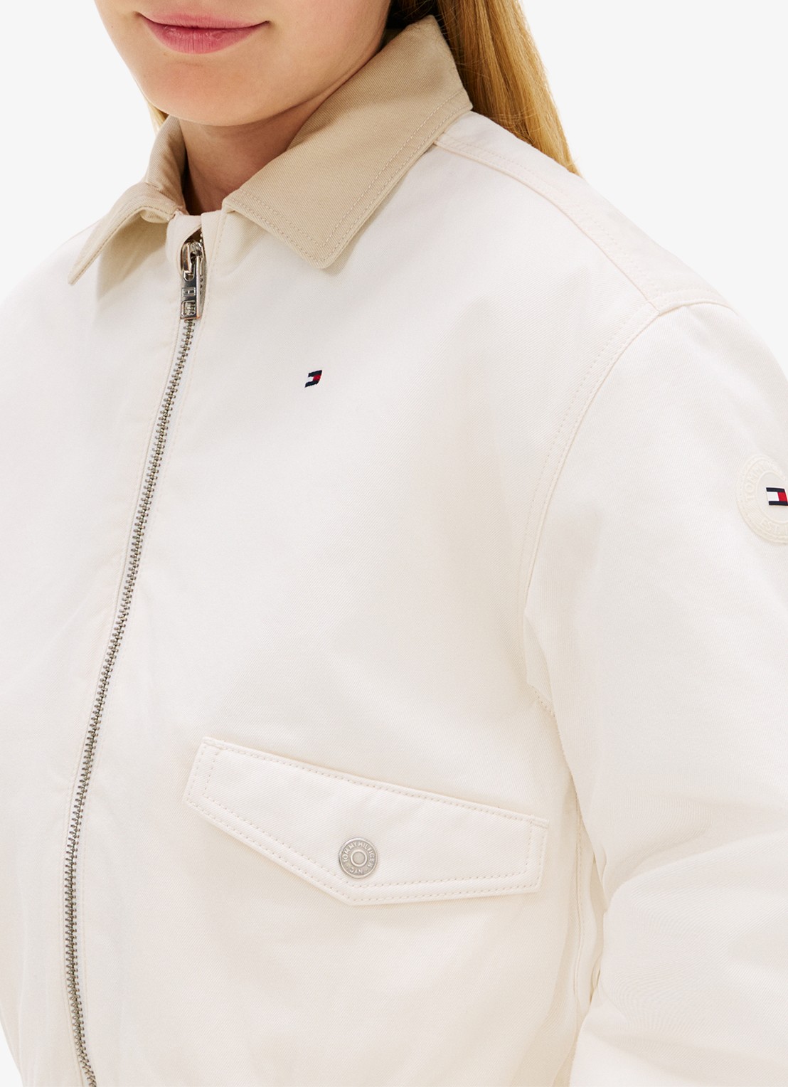 Tommy Hilfiger Jack met kraag en logo - detail 4 gebroken wit