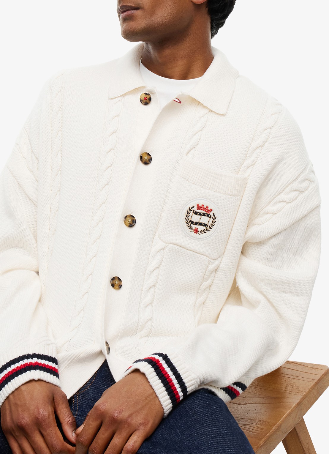 Tommy Hilfiger Kabelgebreid vest met borstzak - detail 2 gebroken wit