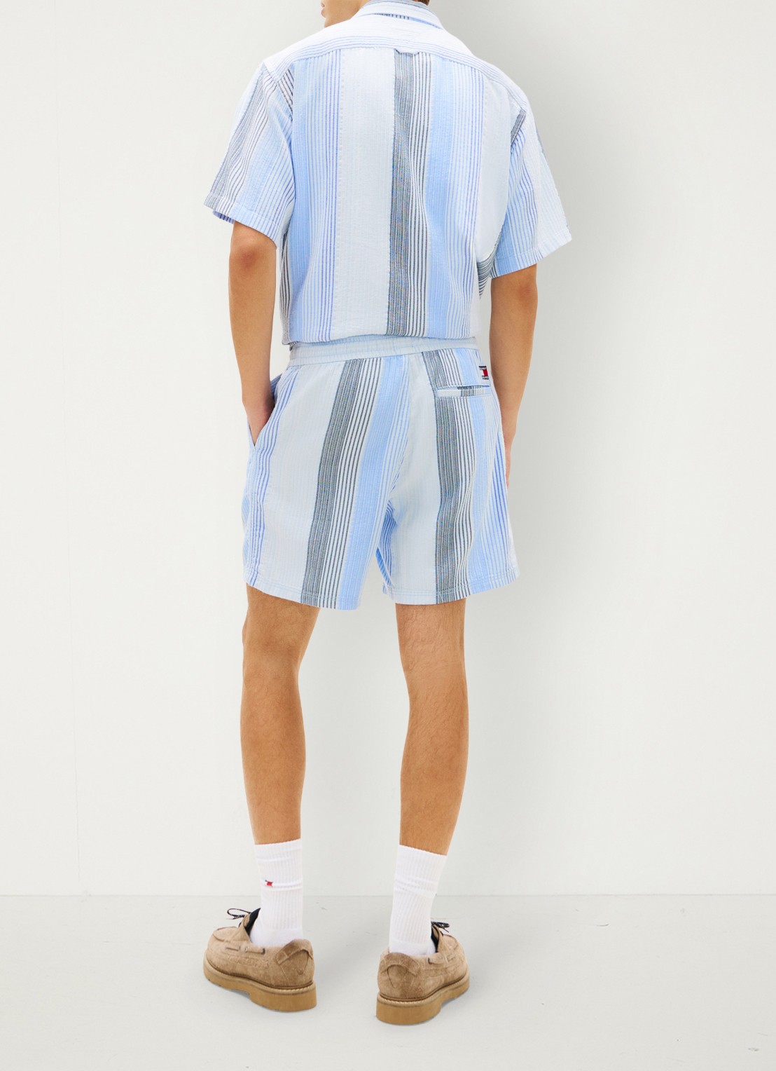 Tommy Hilfiger Korte broek met streepprint - achterkant 3 lichtblauw