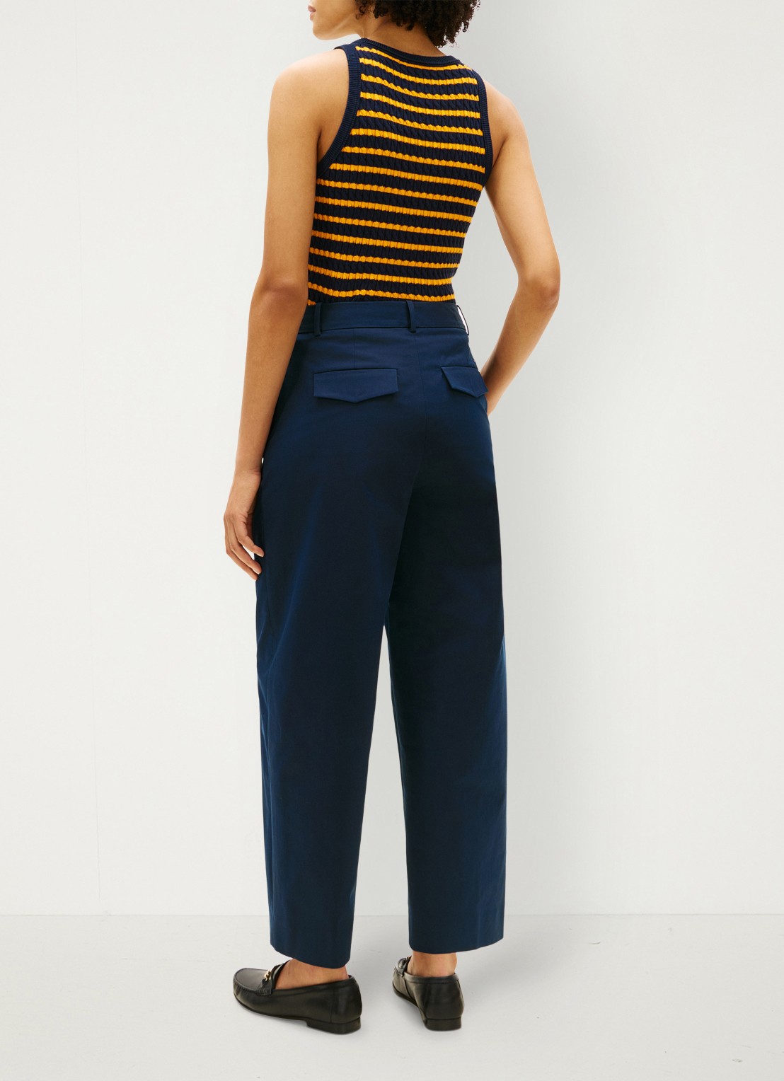 Tommy Hilfiger Loose fit chino met steekzakken - achterkant donkerblauw