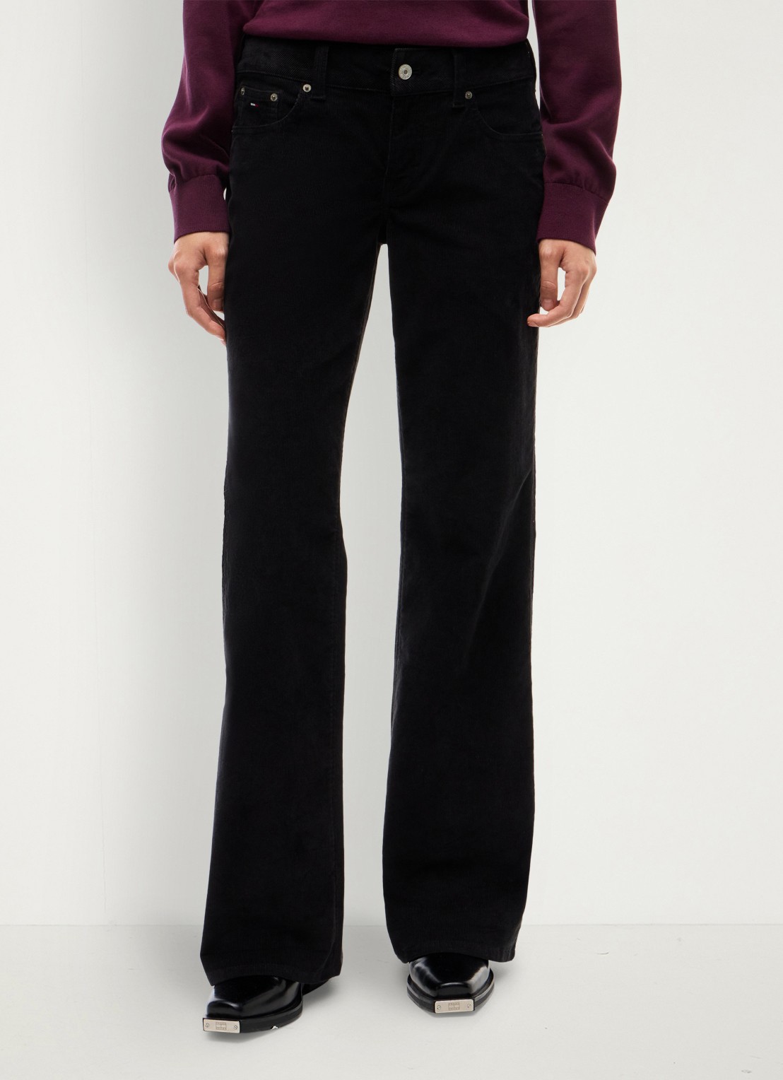 Tommy Hilfiger Low waist flared fit broek van corduroy  - detail 4 zwart