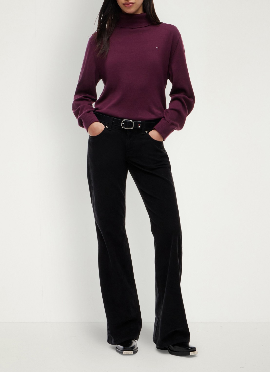 Tommy Hilfiger Low waist flared fit broek van corduroy  - voorkant 2 zwart