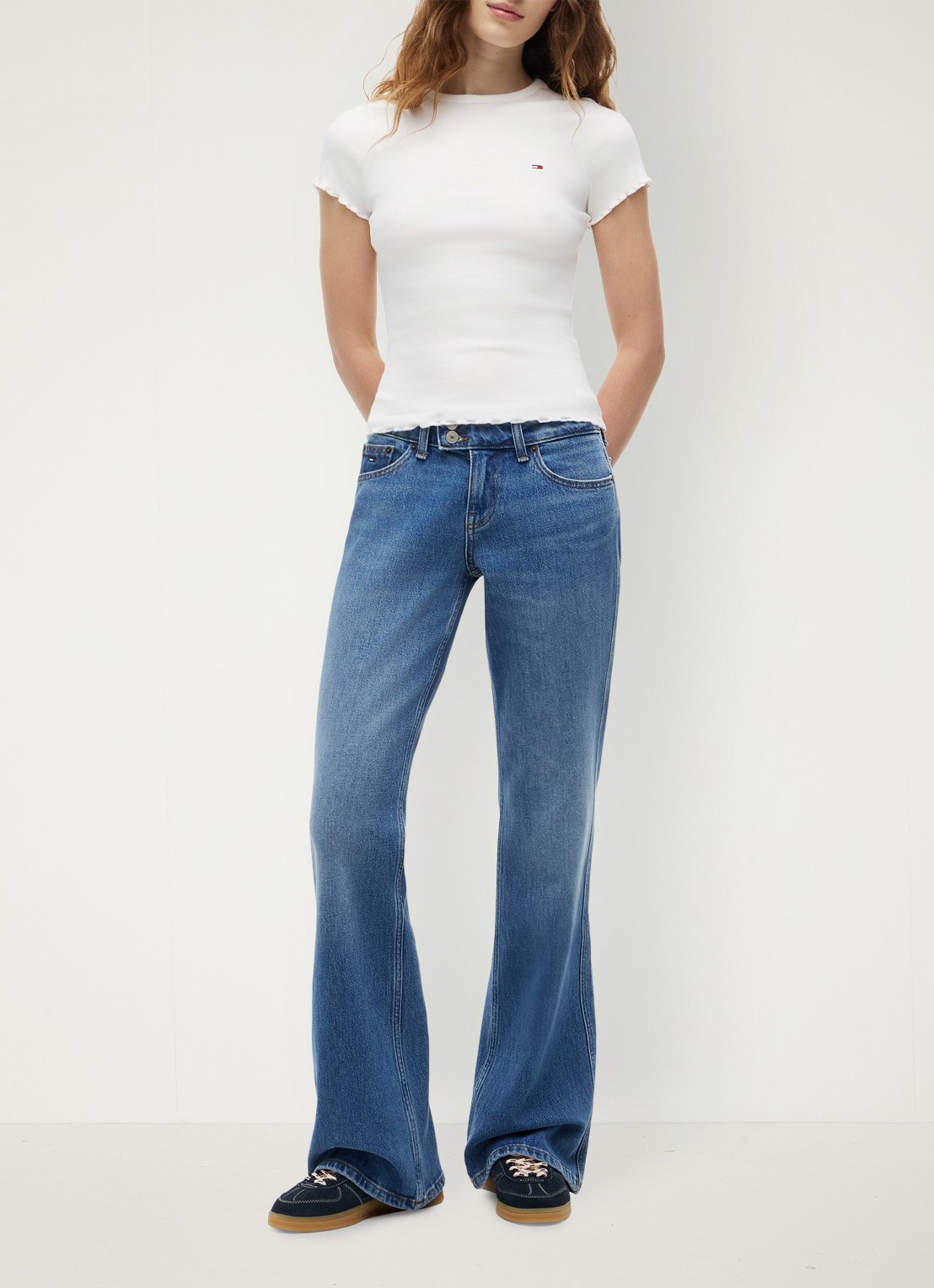 Tommy Hilfiger Mid waist flared jeans met medium wassing - voorkant 2 donkerblauw