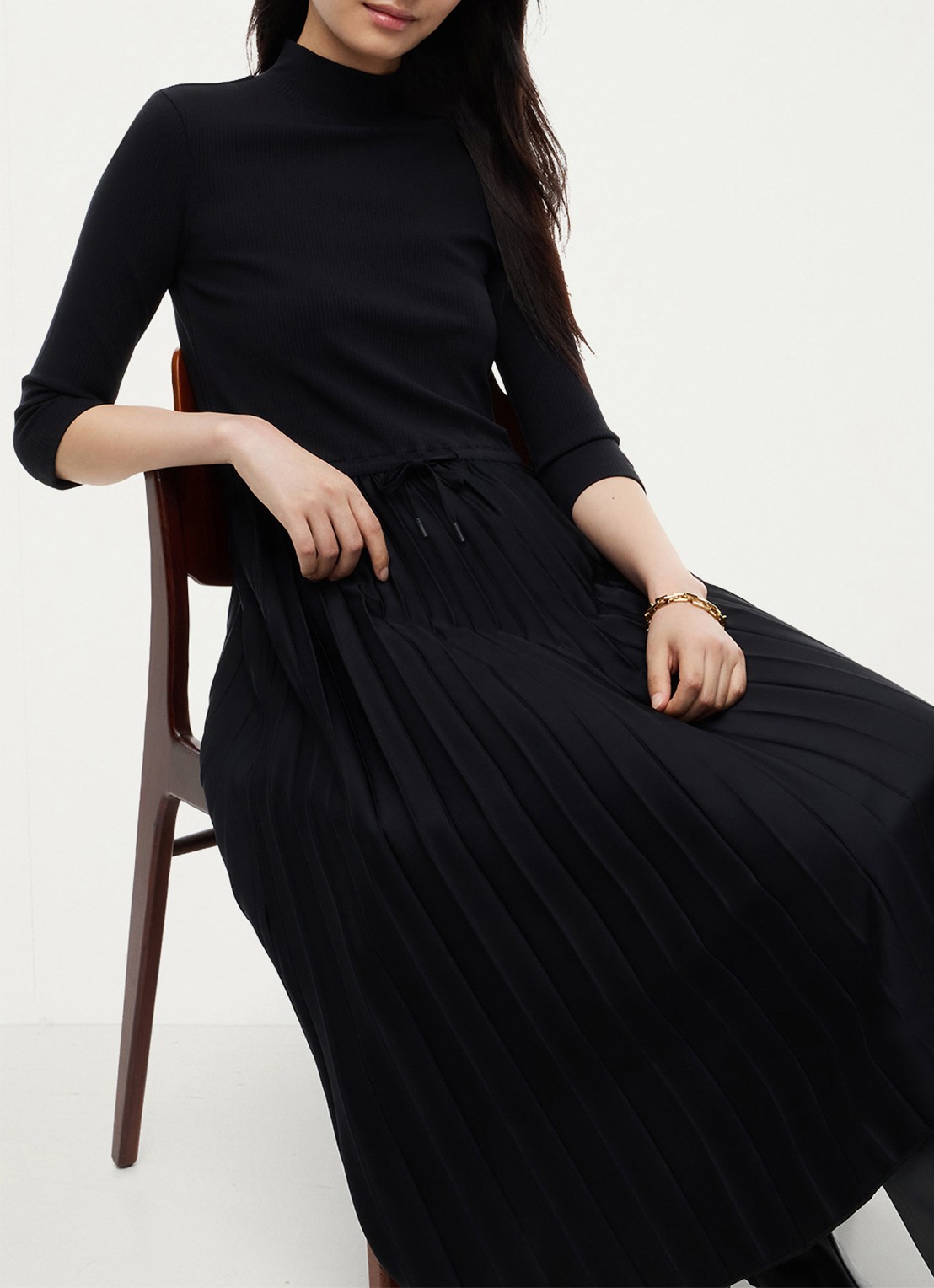 Tommy Hilfiger Midi jurk met ribstructuur en plissé - detail 3 zwart