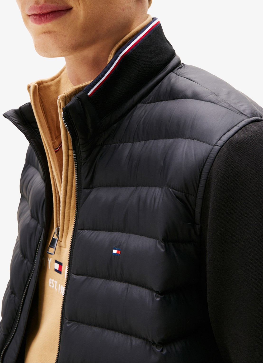 Tommy Hilfiger Mixed Texture Quilted Zip-Thru Sweatshirt - detail 3 zwart