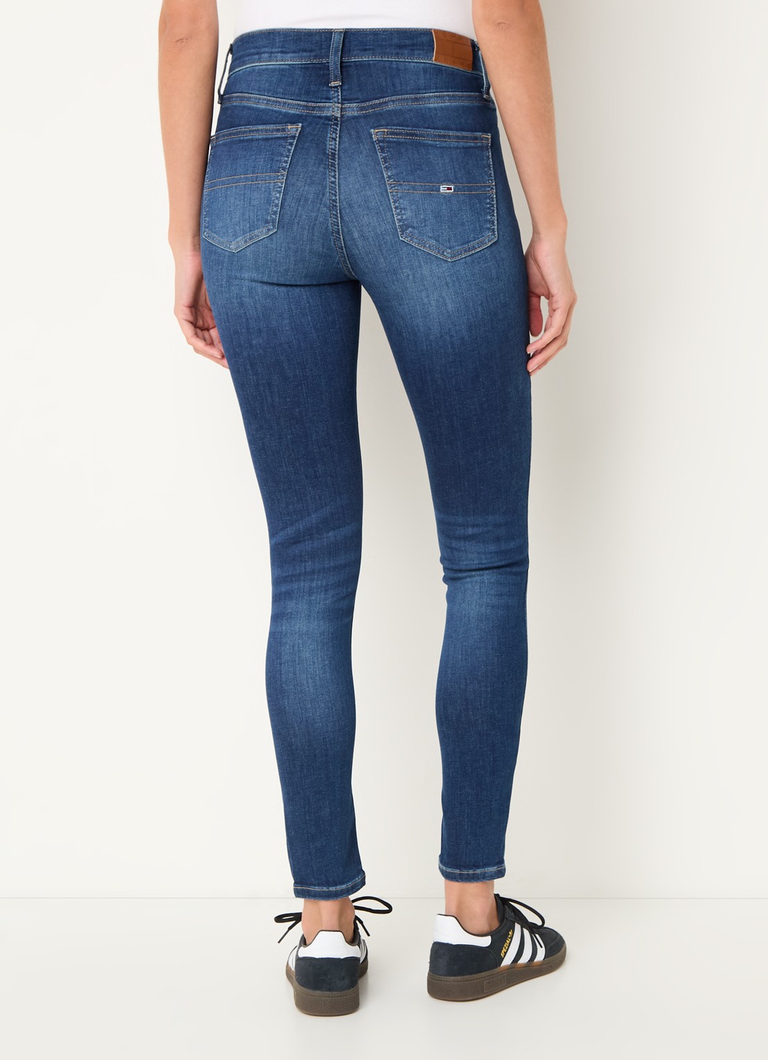 Tommy Hilfiger Nora mid waist skinny jeans met medium wassing - achterkant indigo