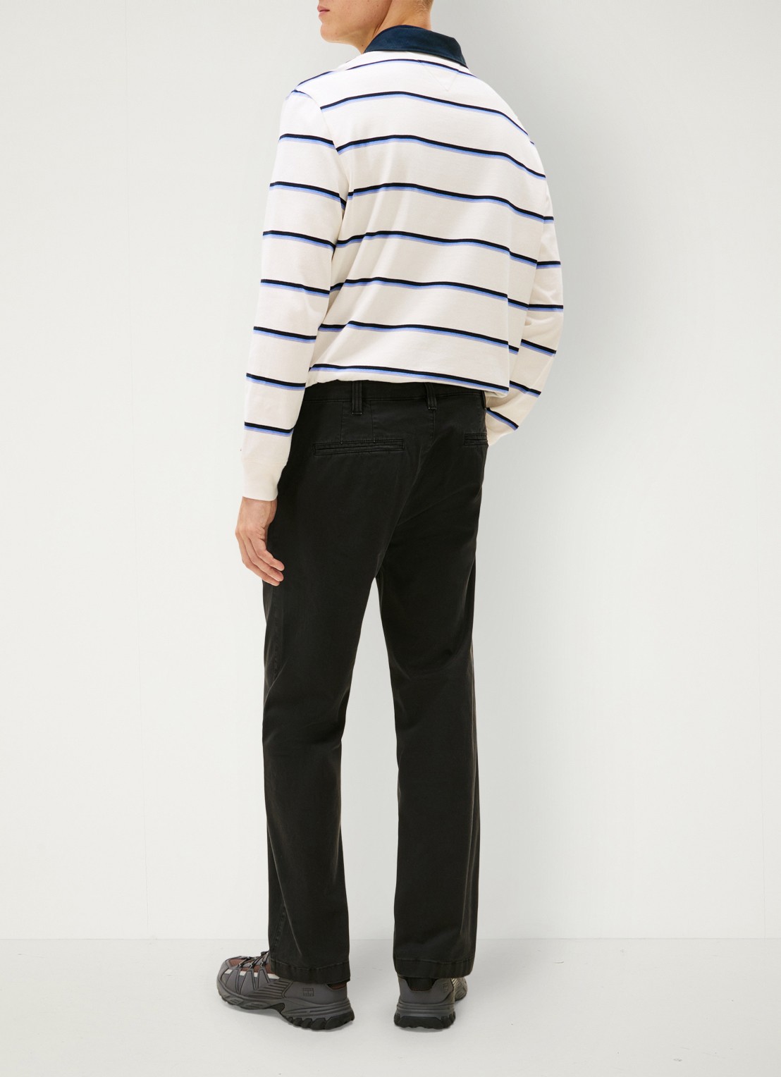 Tommy Hilfiger Otis straight fit chino met steekzakken - achterkant 5 zwart