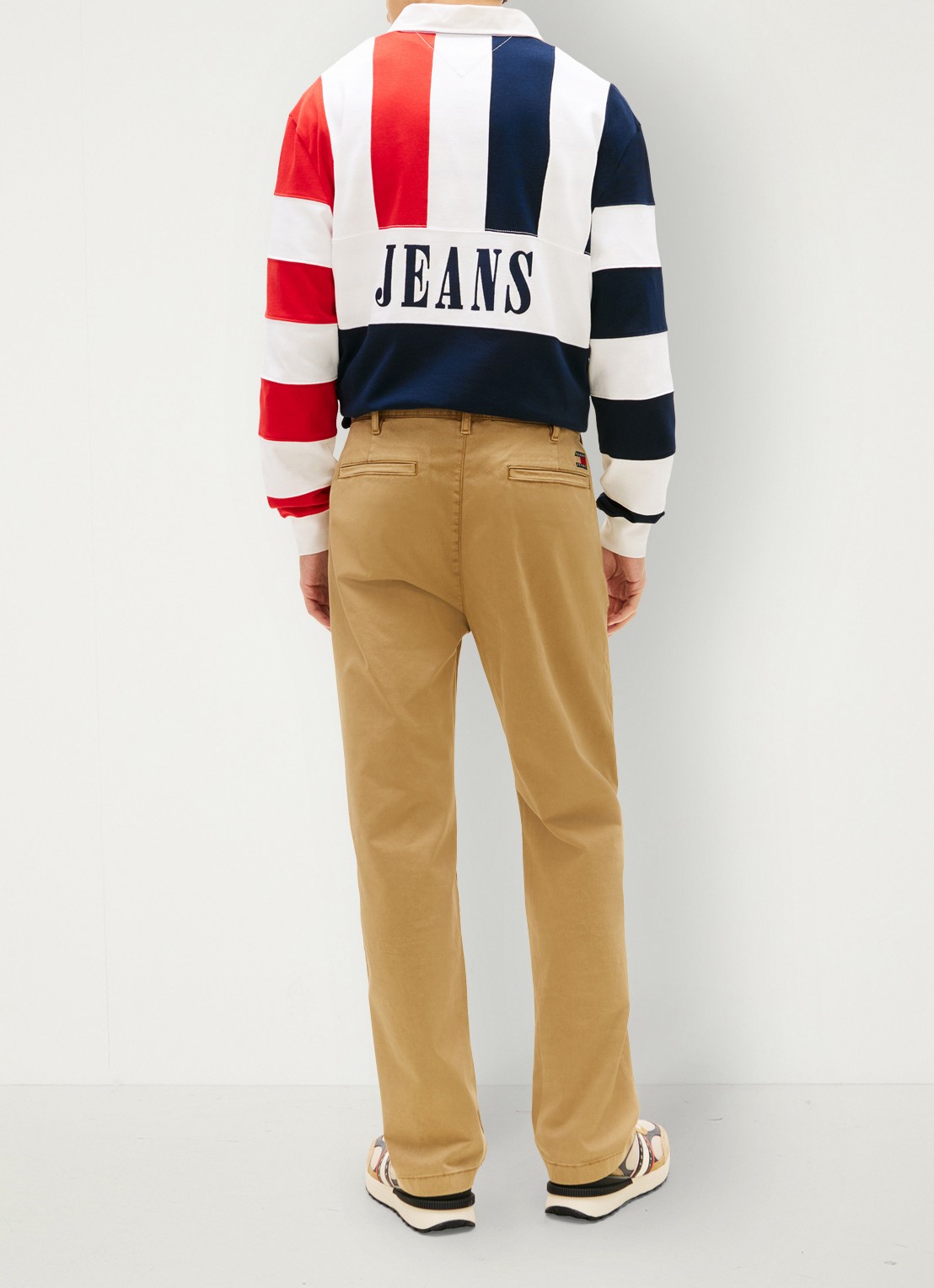 Tommy Hilfiger Otis straight fit chino met steekzakken - achterkant 5 khaki