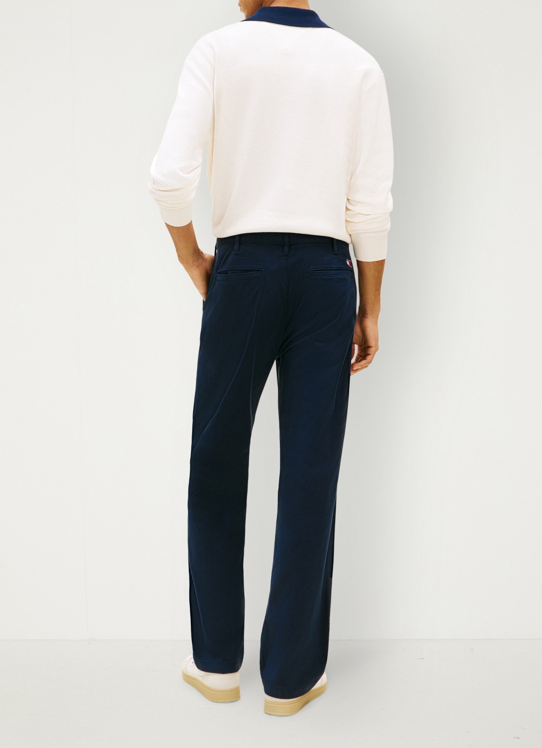 Tommy Hilfiger Otis straight fit chino met steekzakken - achterkant indigo