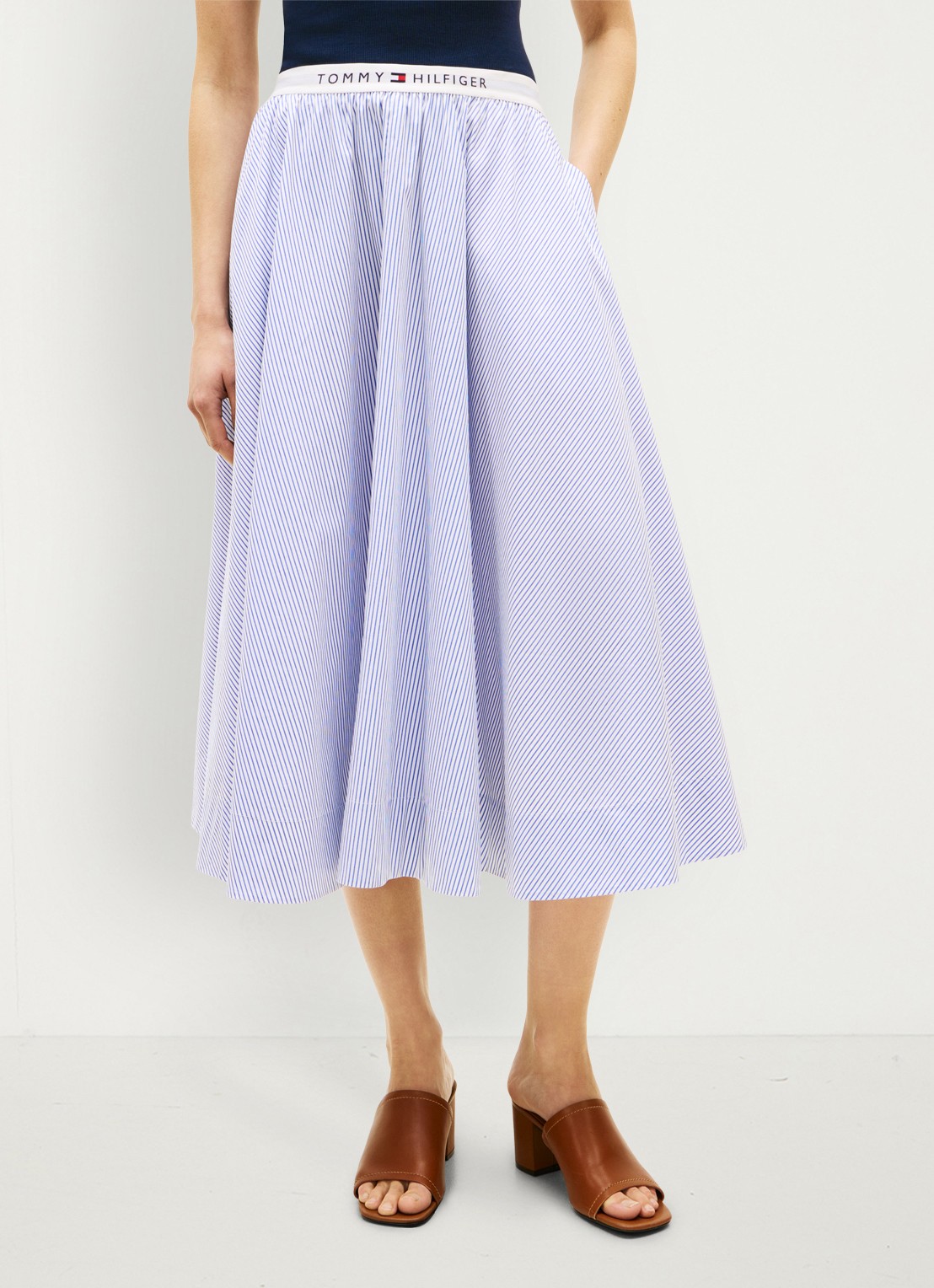 Tommy Hilfiger Poplin midi rok met plooien - detail 3 lichtblauw