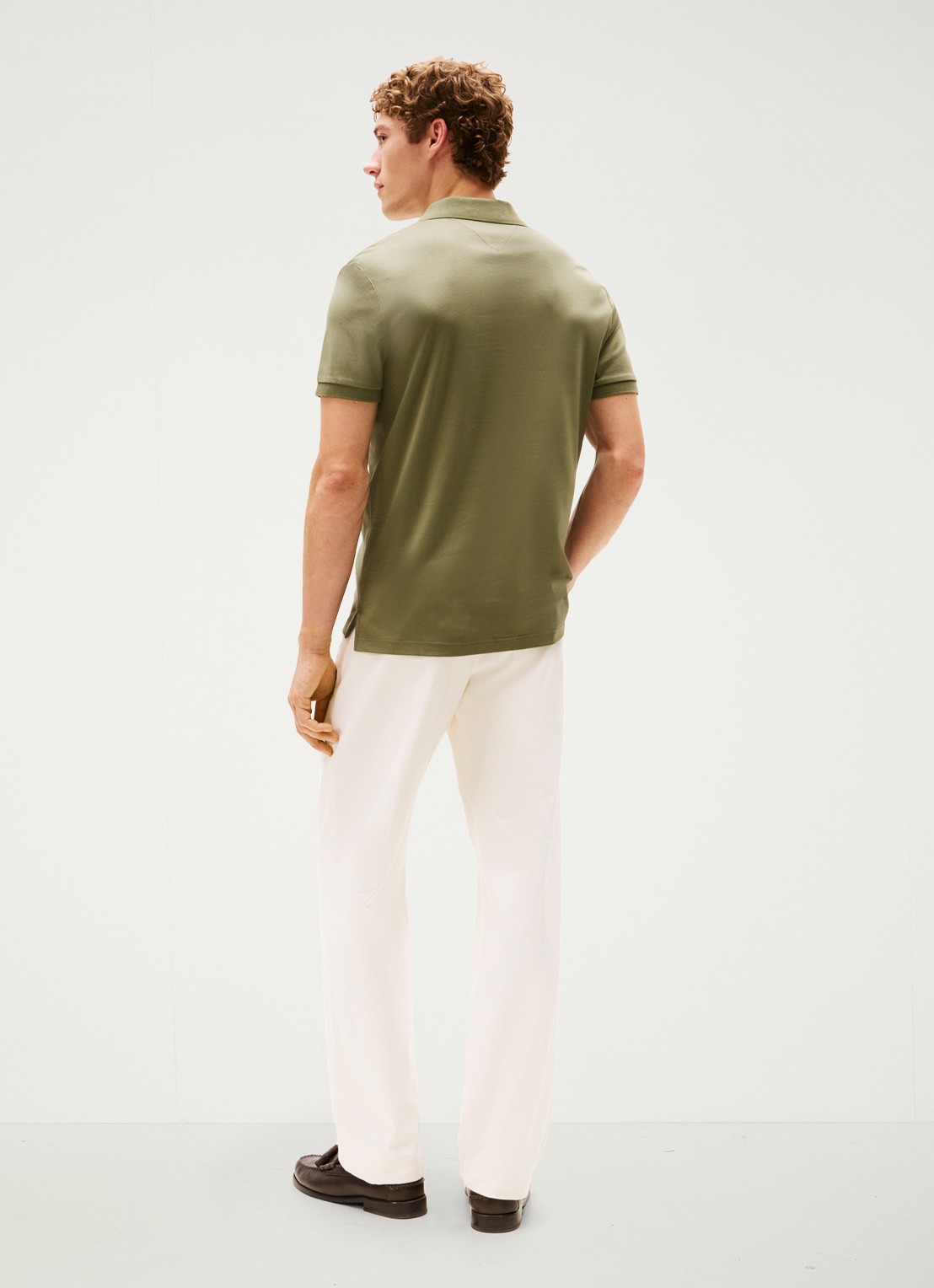 Tommy Hilfiger Regular fit polo met logo - achterkant 5 battle green-pli / groen