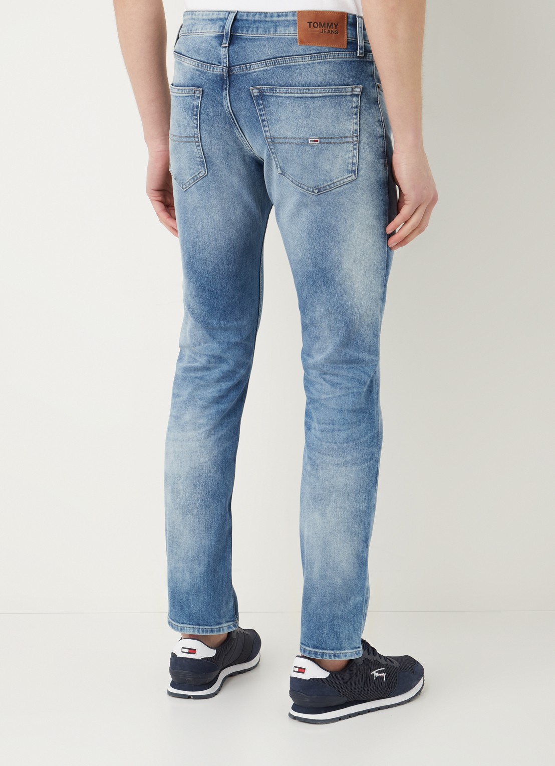 Tommy Hilfiger Scanton slim fit jeans met medium wassing - achterkant 5 indigo