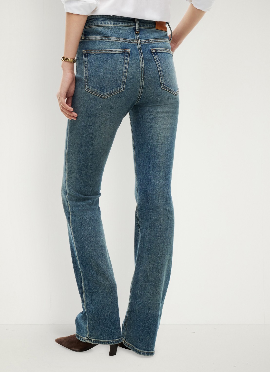 Tommy Hilfiger Skye mid waist flared jeans met steekzakken - achterkant 6 denim