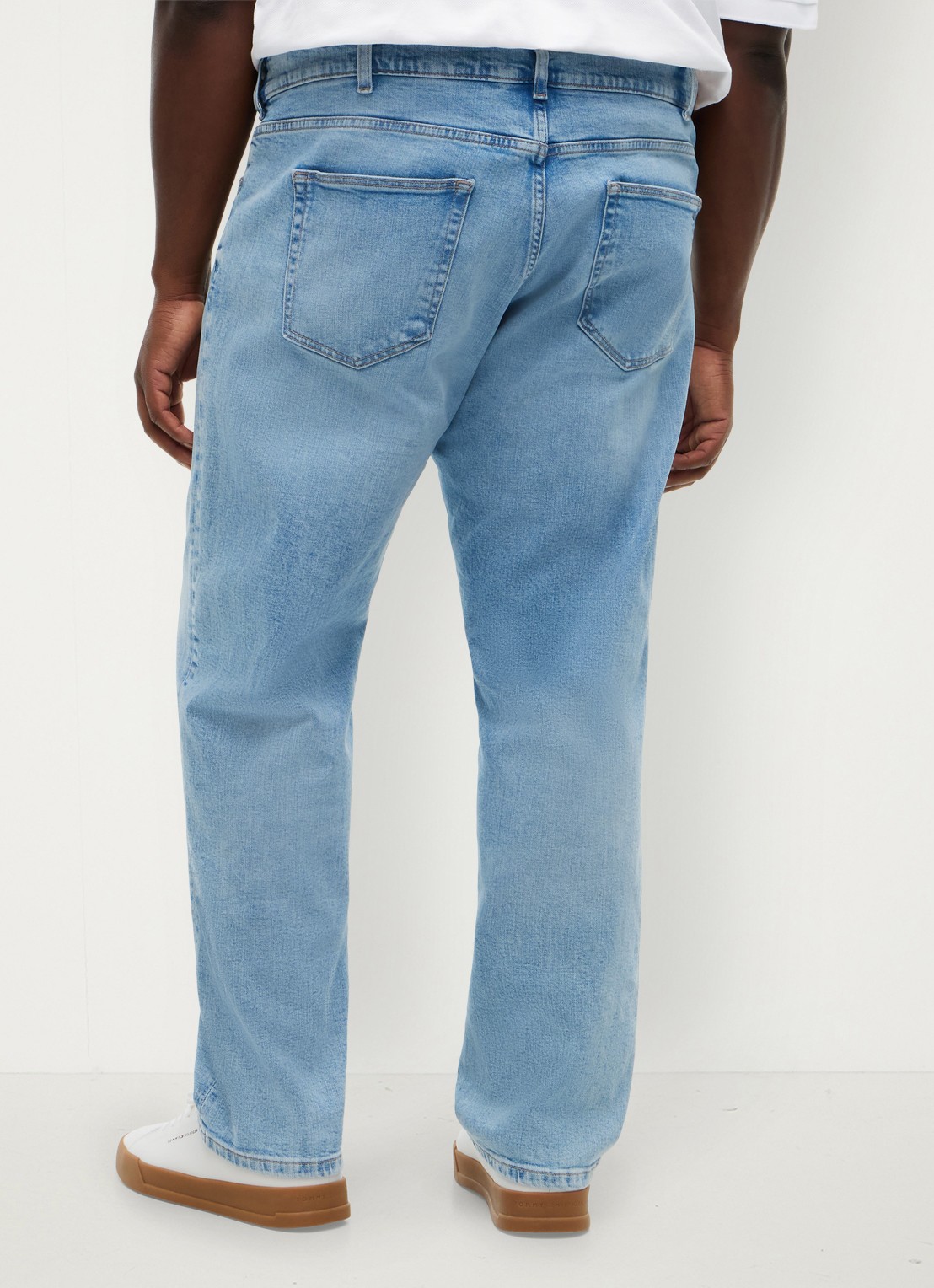 Tommy Hilfiger Straight fit jeans met lichte wassing - achterkant 3 denim