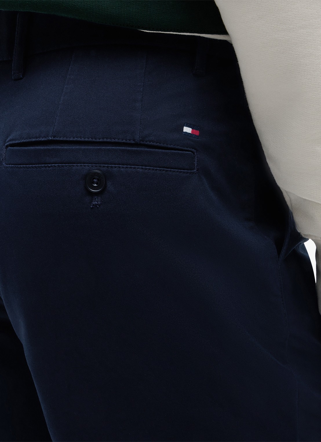 Tommy Hilfiger Straight fit korte chino in katoenblend - detail 4 donkerblauw